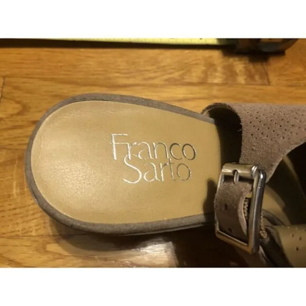 Franco Sarto Hope neutral block heel sandal‎ taupe perforated suede sz 10